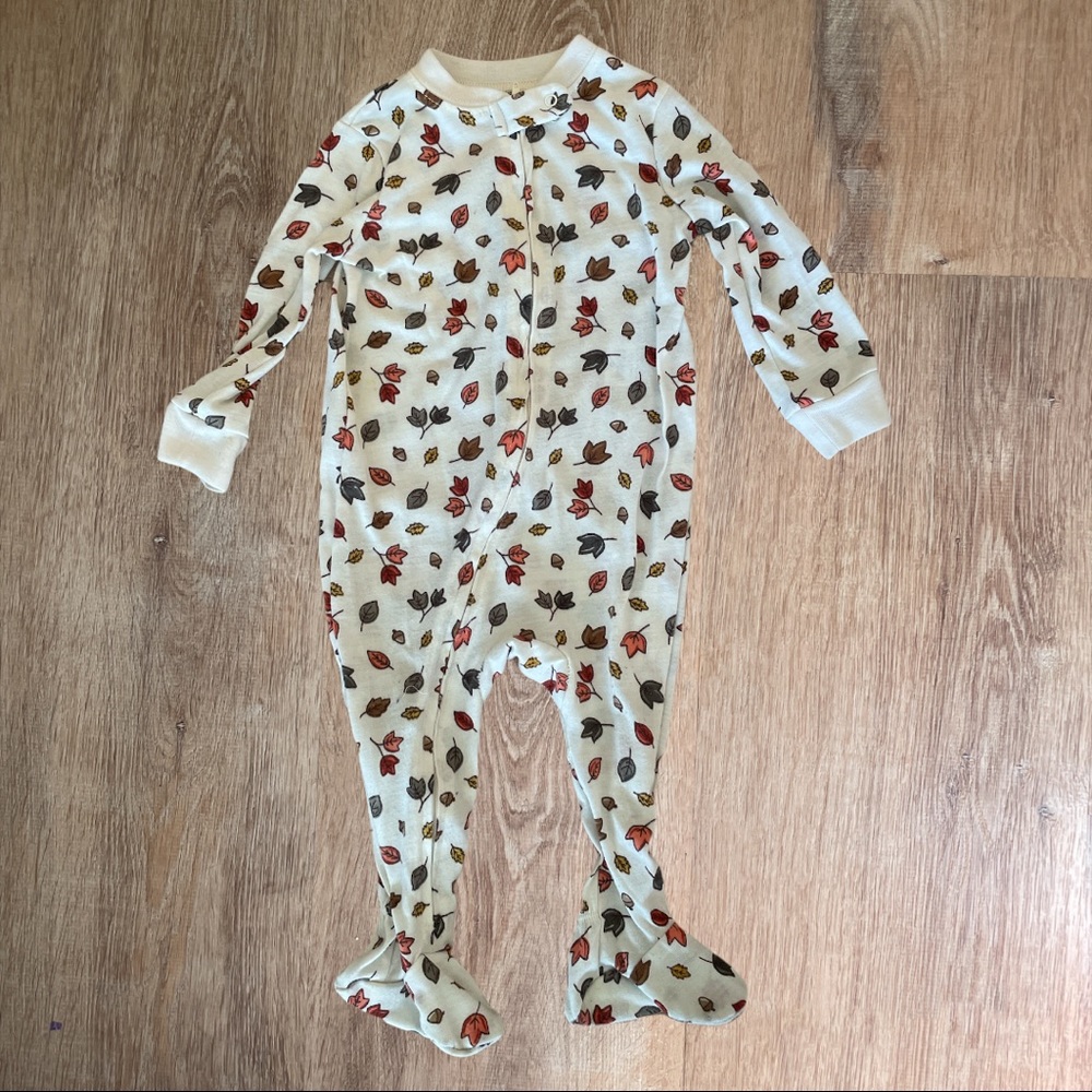 Neutral leaf outfit 18m